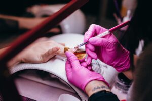 Jakie powinno być wyposażenie stanowiska do manicure?